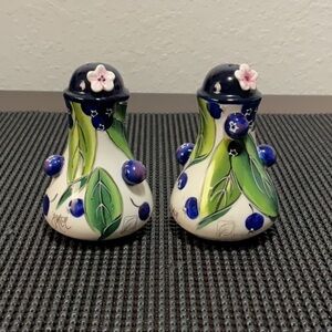 J McCall 2004 Blue Berries salt and pepper Shakers. Blue Sky